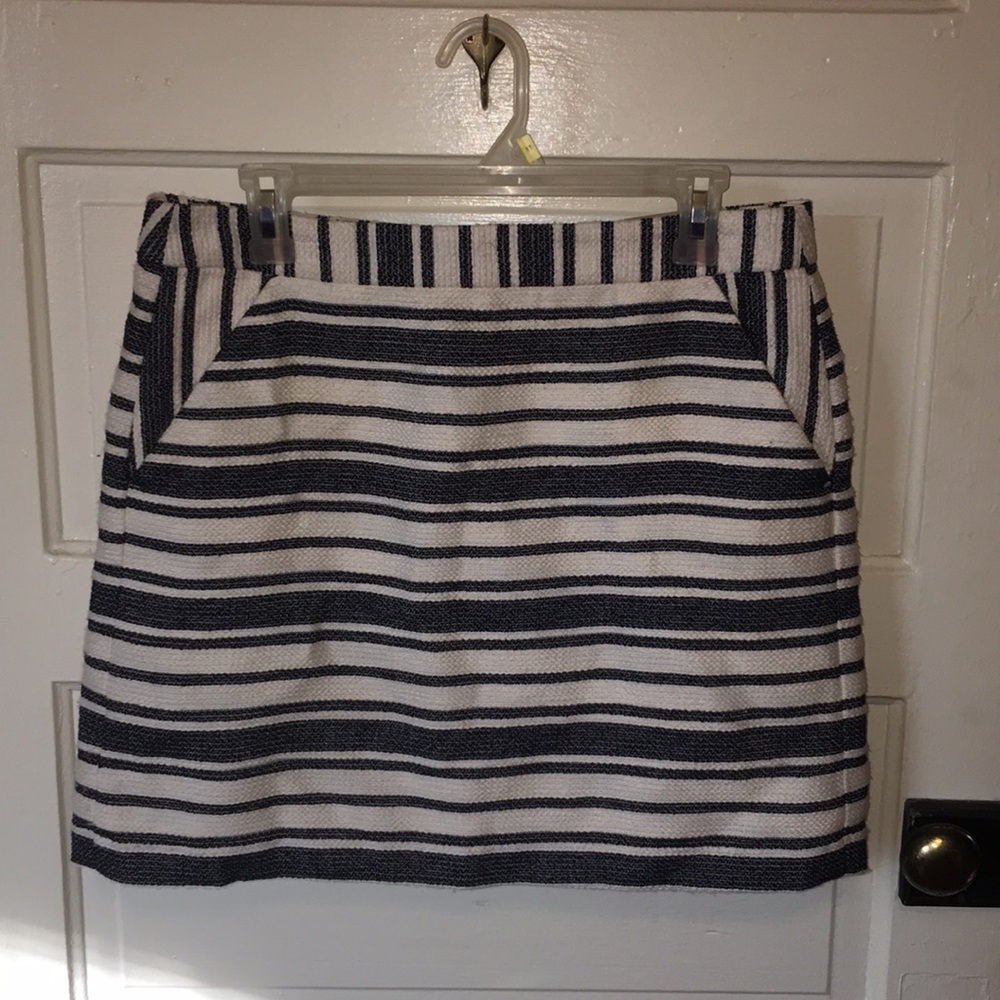 🎉HP Everyday Essentials🎉 nautical striped skirt